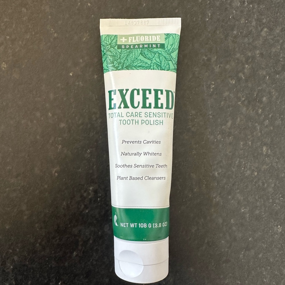 Total Care Sensitive Tooth Polish - Green and White